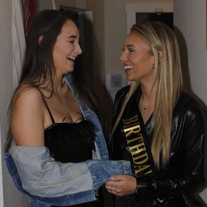 Meet your Posher, Danielle